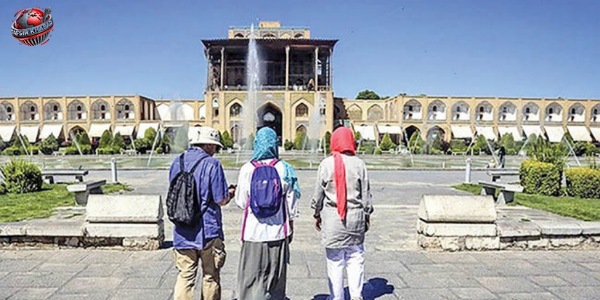 گردشگری ایران در سقوط؛ هشدارهای امنیتی و فساد ساختاری، ورود گردشگران خارجی را متوقف کرده و هزاران آژانس مسافرتی را به تعطیلی کشانده است.